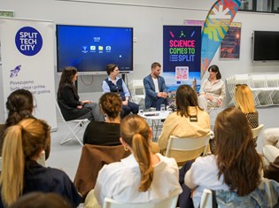 19052026_djeca i tipkovnica_00024.jpg